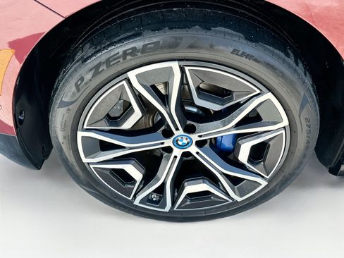 Used 2024 BMW iX xDrive50 w/ Sport Package AWD/4WD image 34
