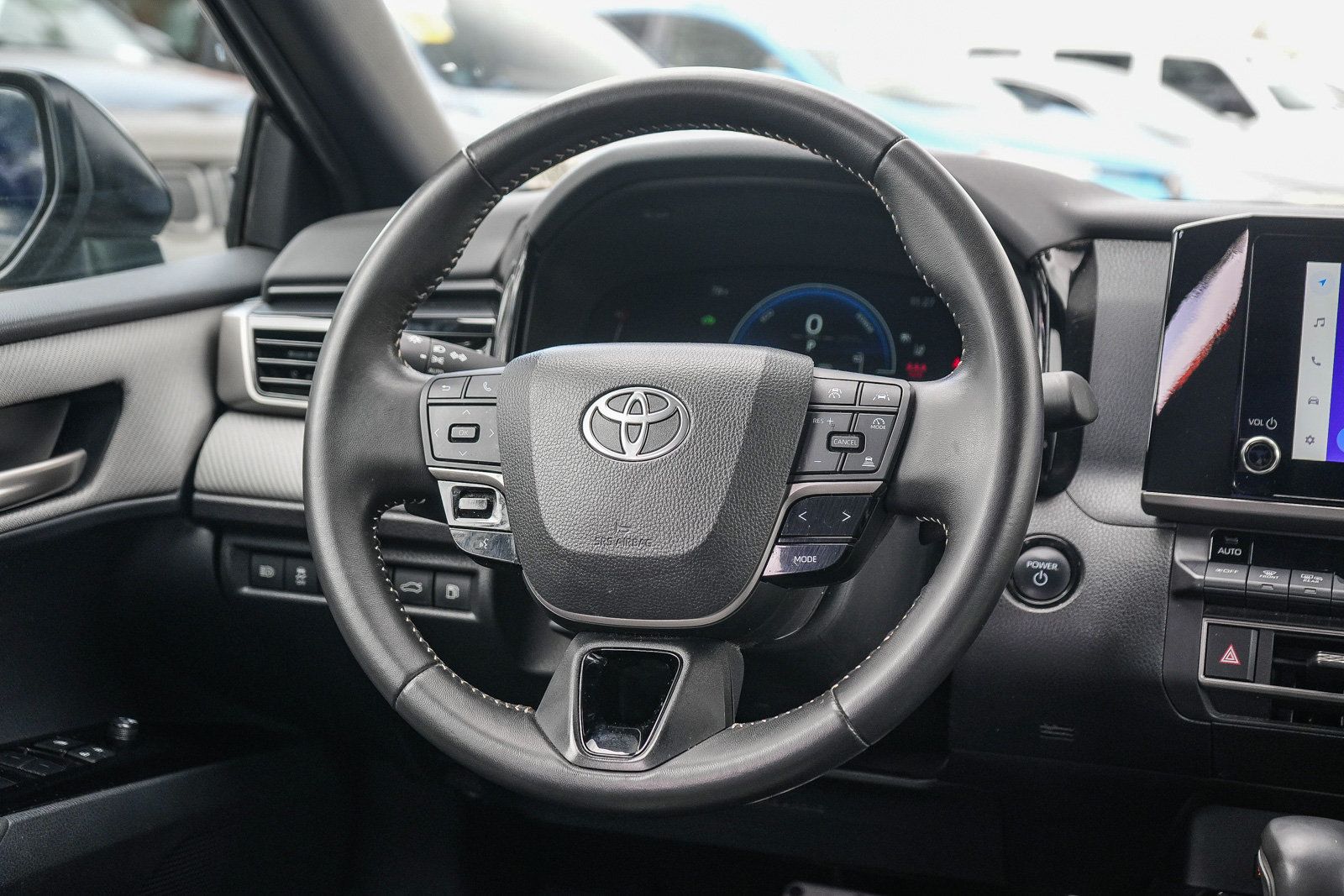 Used 2025 Toyota Camry SE AWD/4WD image 15