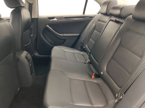 Used 2016 Volkswagen Jetta SEL FWD image 18