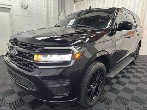 Used 2024 Ford Expedition XLT AWD/4WD image 2