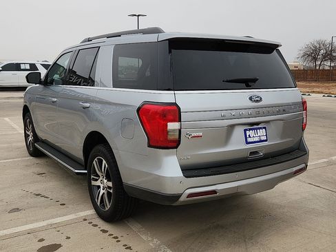 Used 2022 Ford Expedition XLT image 2