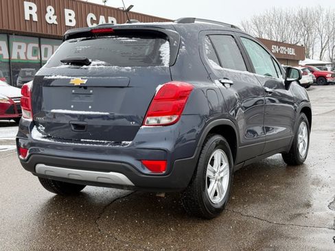 Used 2018 Chevrolet Trax LT w/ Sun & Sound Package image 8