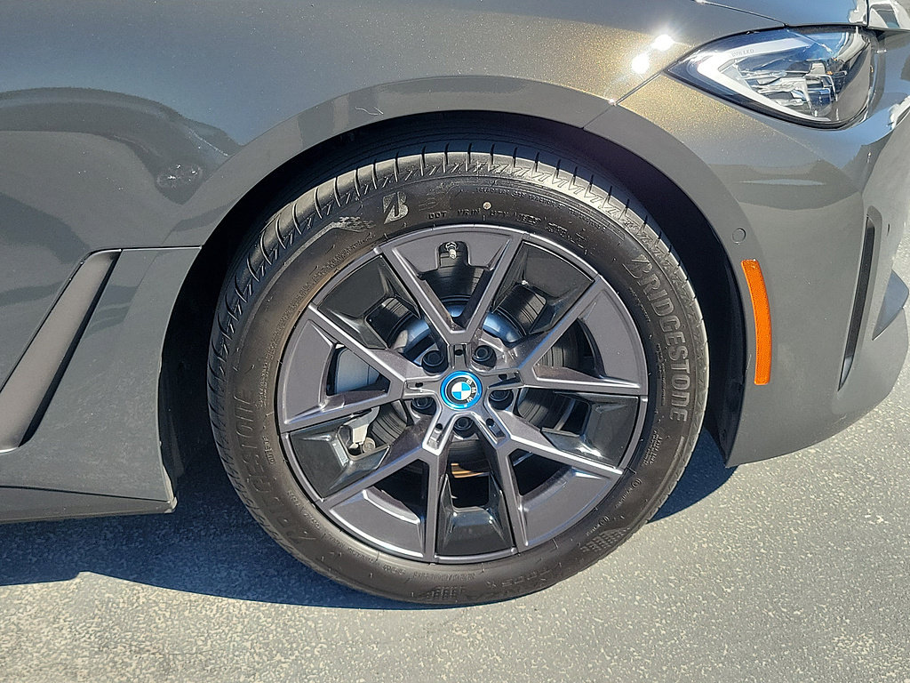 Used 2023 BMW i4 eDrive35 RWD image 5