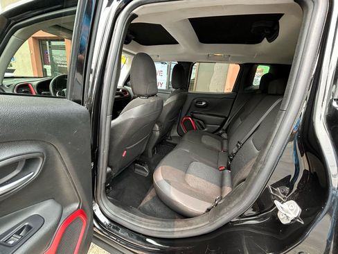 Used 2016 Jeep Renegade Trailhawk w/ Cold Weather Group AWD/4WD image 16