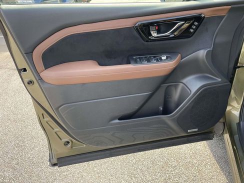 Used 2026 Subaru Forester Touring image 15