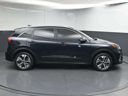 Used 2022 Kia Niro EX Premium image 9