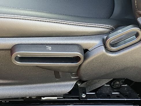 Used 2019 MINI Cooper 2-Door Hardtop image 19