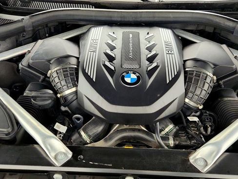 Used 2022 BMW X7 M50i w/ Executive Package image 25