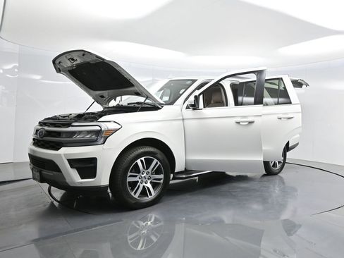 Used 2022 Ford Expedition XLT image 50