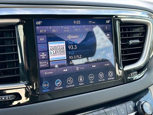 Used 2020 Chrysler Pacifica Touring-L Plus w/ Advanced Safetytec Group image 15