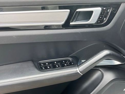 Used 2020 Porsche Cayenne Turbo AWD/4WD image 11