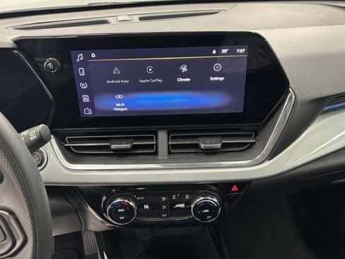 Used 2025 Chevrolet Trax LT image 20