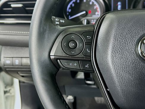 Used 2023 Toyota Camry SE image 16