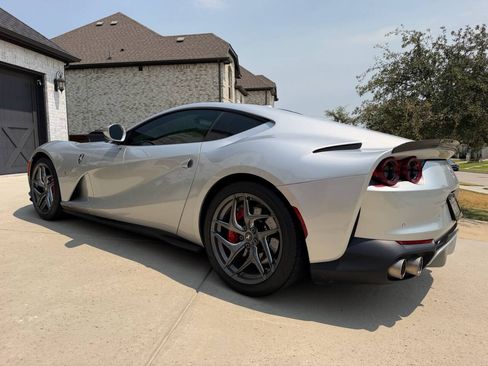 Used 2020 Ferrari 812 Superfast RWD image 12
