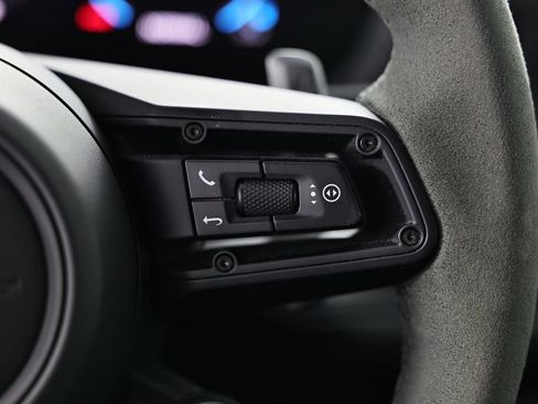 Certified 2025 Porsche Cayenne GTS AWD/4WD image 38