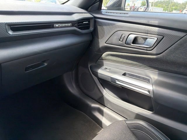 Used 2025 Ford Mustang Coupe RWD image 21