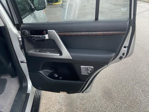 Used 2015 Toyota Land Cruiser AWD/4WD image 28