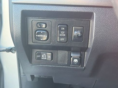 Used 2017 Toyota Tundra SR5 w/ TRD Off Road Package AWD/4WD image 46