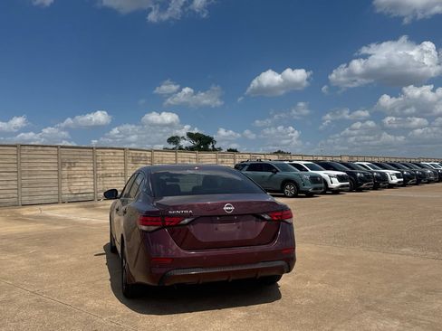 Certified 2025 Nissan Sentra SV FWD image 18