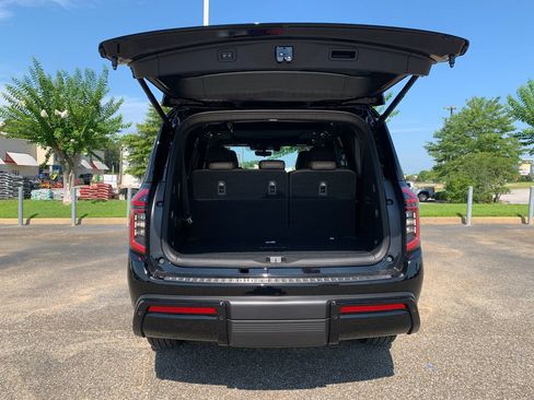 New 2026 Nissan Armada Platinum RWD image 5