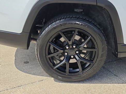 Used 2022 Jeep Grand Cherokee L Limited w/ Luxury Tech Group II AWD/4WD image 5