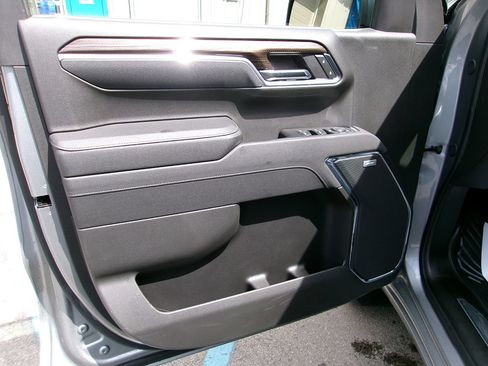 Used 2025 Chevrolet Silverado 1500 LT Trail Boss w/ LT Trail Boss Premium Package AWD/4WD image 16
