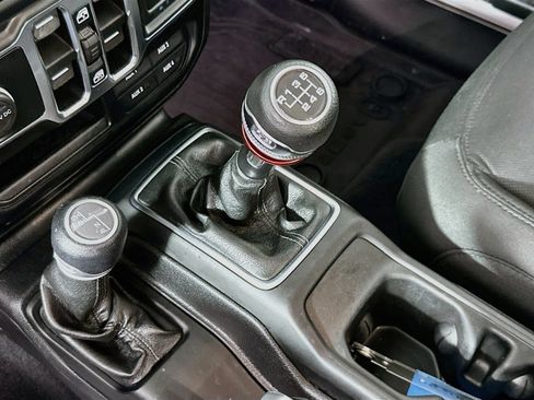 Used 2021 Jeep Wrangler Unlimited Sport AWD/4WD image 16