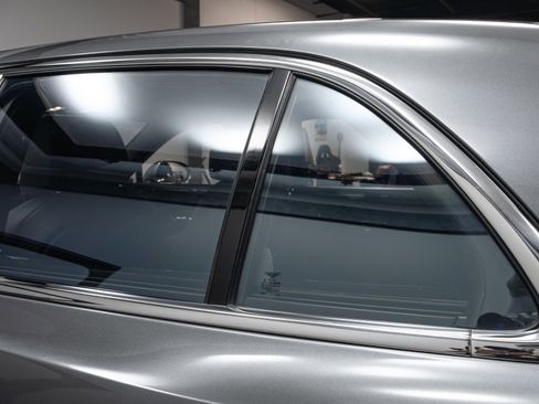 Used 2012 Bentley Mulsanne w/ Premiere Specification Pkg image 46