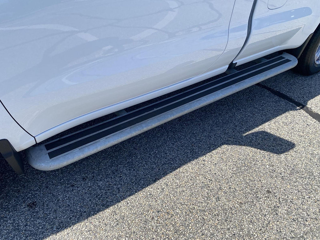 Certified 2025 Chevrolet Silverado 1500 W/T RWD image 3