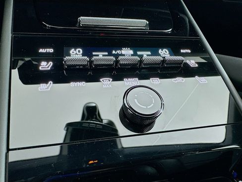 New 2024 Porsche Cayenne image 23