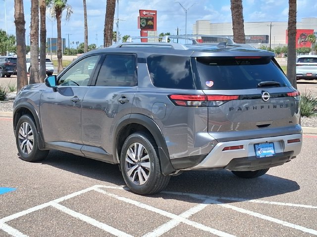 Used 2023 Nissan Pathfinder SL w/ Black Appearance Package FWD image 4