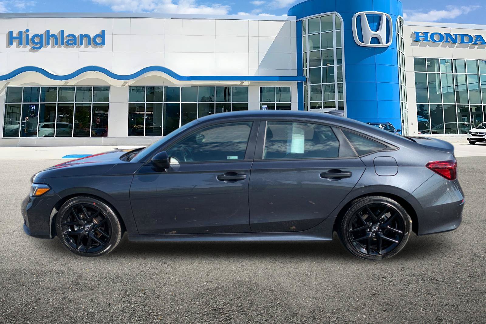 Used 2025 Honda Civic Sport image 2