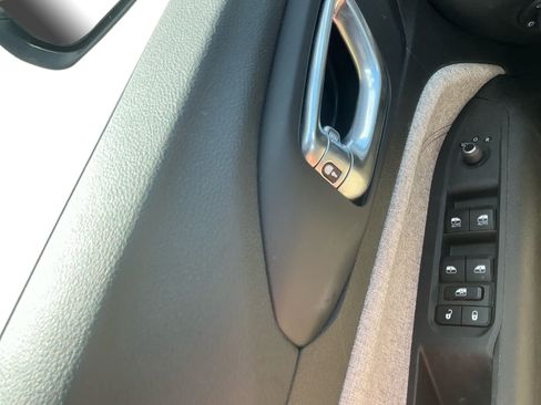 Used 2024 Jeep Compass Latitude AWD/4WD image 17