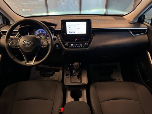 Used 2026 Toyota Corolla Cross LE AWD/4WD image 9