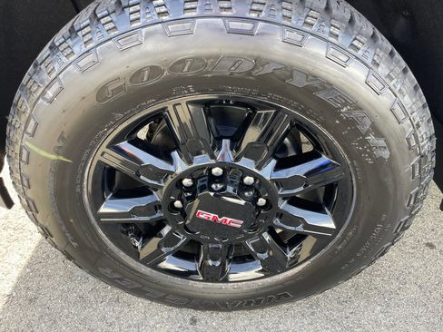 New 2026 GMC Sierra 2500 AT4 w/ Technology Package image 22