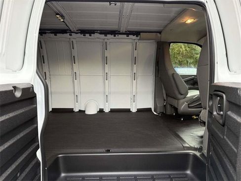 New 2025 GMC Savana 2500 Extended w/ Driver Convenience Package image 10