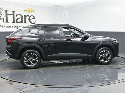 New 2026 Chevrolet Trax LT w/ Sunroof Package image 15