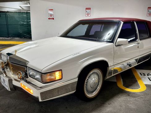 Used 1990 Cadillac Fleetwood 60 Special FWD image 2