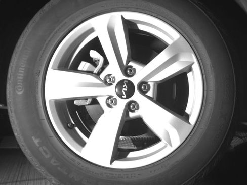 Used 2023 Kia Sorento LX FWD image 18