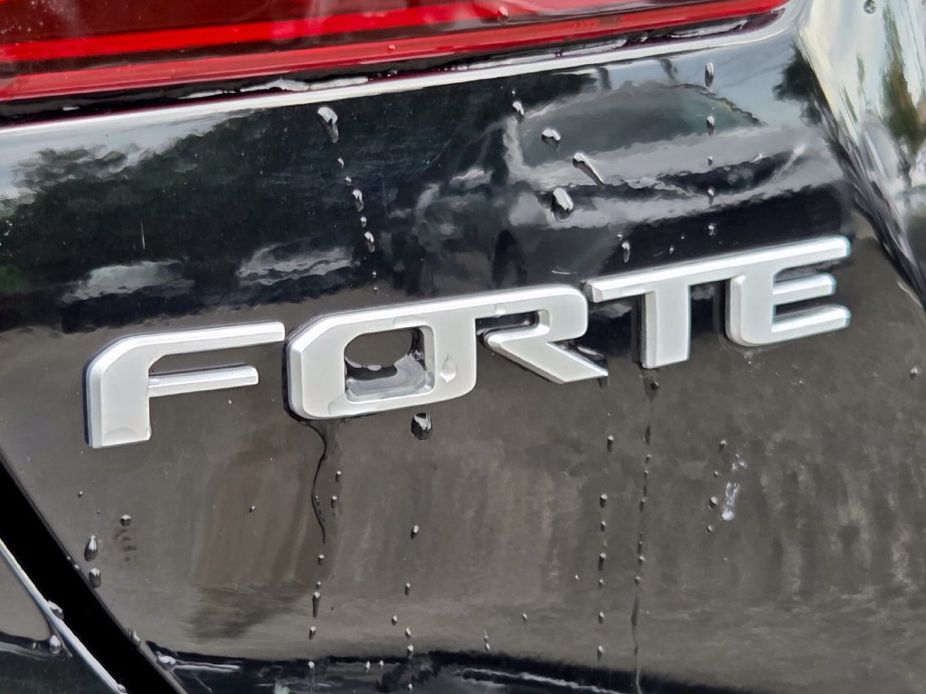 Used 2024 Kia Forte LXS w/ LXS Technology Package FWD image 14