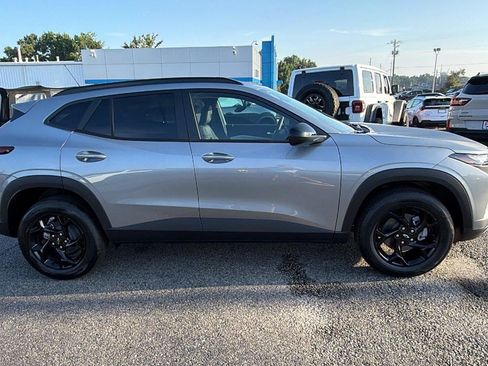 New 2026 Chevrolet Trax LT w/ Driver Confidence Package FWD image 7