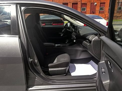 Used 2020 Nissan Sentra SV FWD image 13