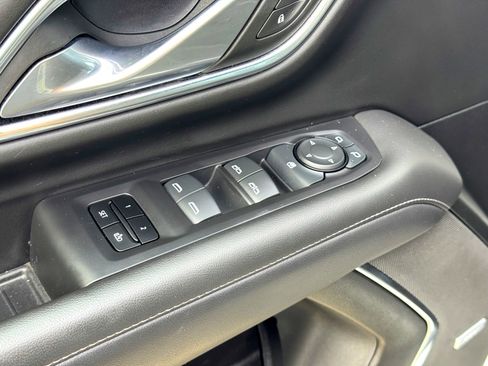 Used 2024 Chevrolet Suburban LT image 16