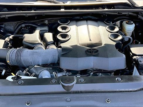 Used 2022 Toyota 4Runner SR5 RWD image 30
