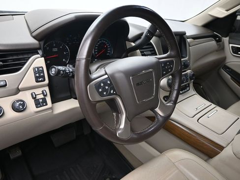 Used 2020 GMC Yukon XL Denali w/ Open Road Package image 19