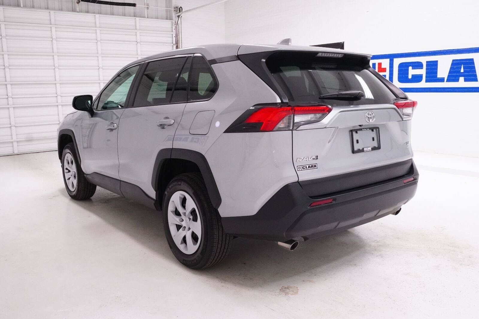 Used 2025 Toyota RAV4 LE AWD/4WD image 34