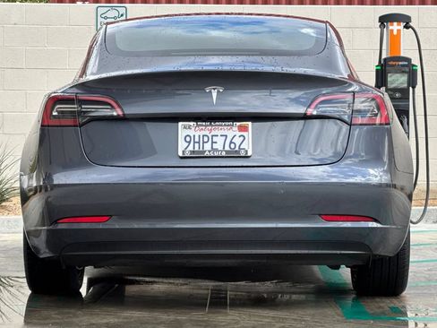 Used 2023 Tesla Model 3 Standard Range RWD image 8