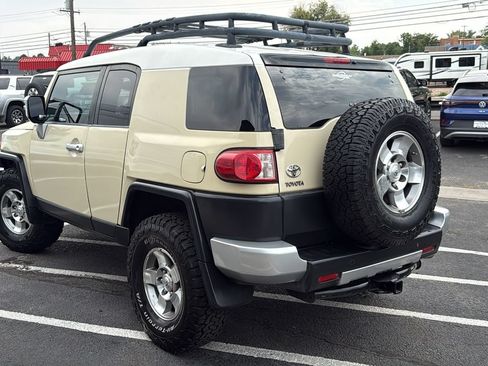 Used 2008 Toyota FJ Cruiser 4WD image 5