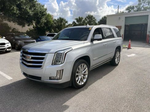 Used 2018 Cadillac Escalade Premium Luxury AWD/4WD image 1