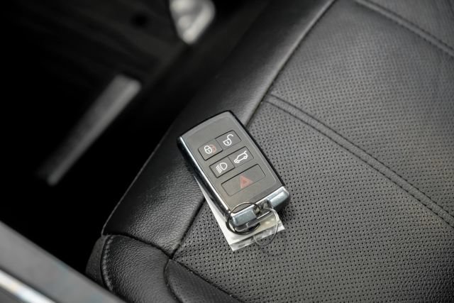 Used 2023 Land Rover Range Rover Evoque R-Dynamic S AWD/4WD image 66